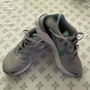 Nike Renew Tennis Shoes 8.5 wide